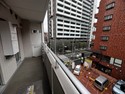マンションの場合、室外機を映さないように気をつけて、抜け感のある景色を撮影